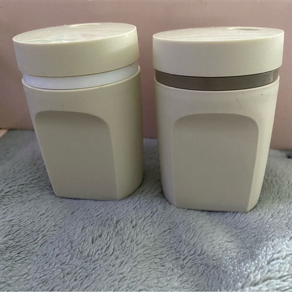 Tupperware Salt Pepper Shakers - Picture 2 of 4